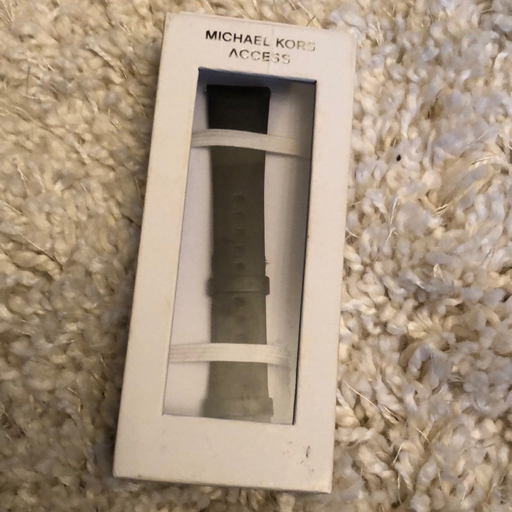 Michael kors accessories